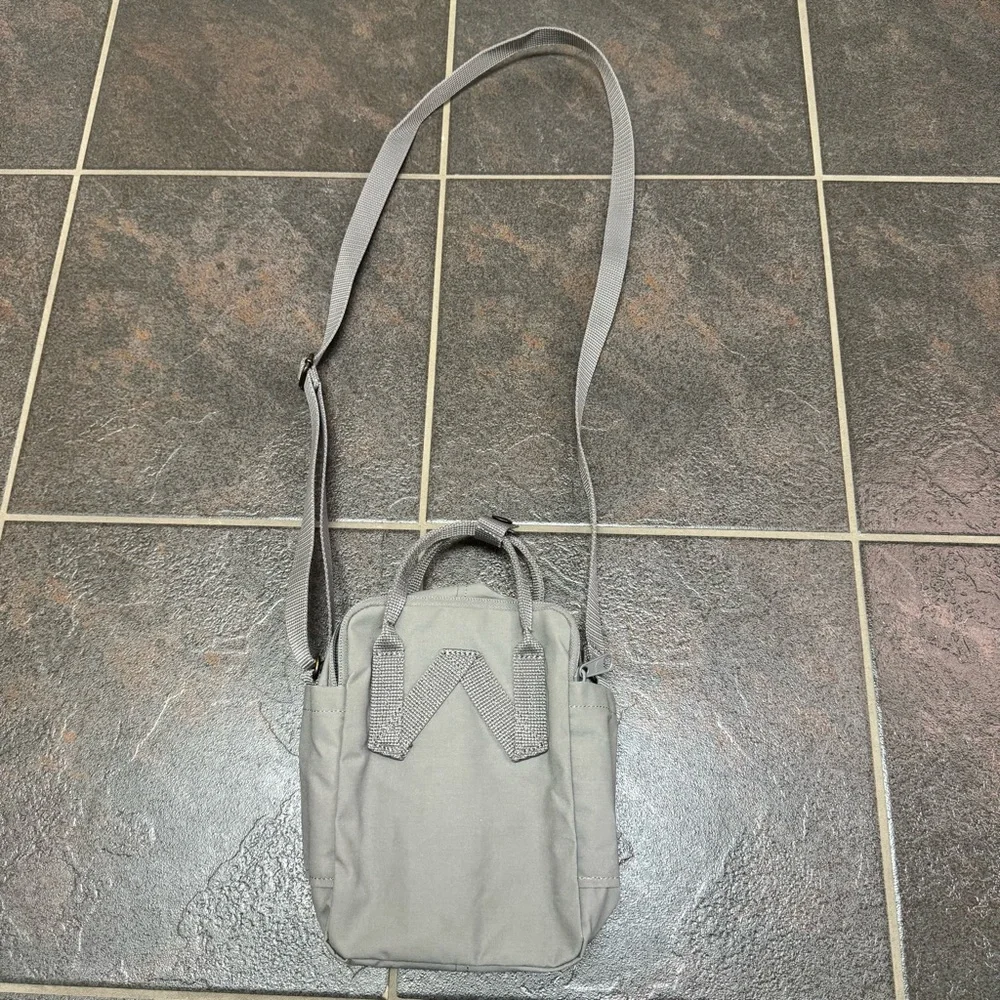 Fjallraven Kanken Sling Bag Mini Crossbody Purse Fog Gray Grey